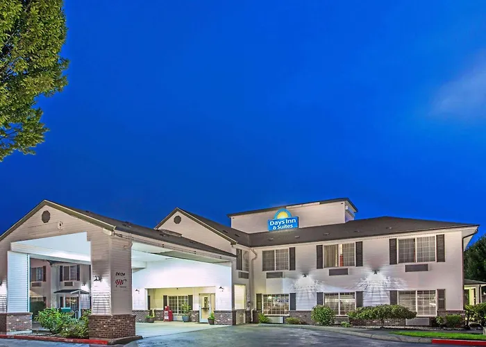 Days Inn & Suites By Wyndham Gresham