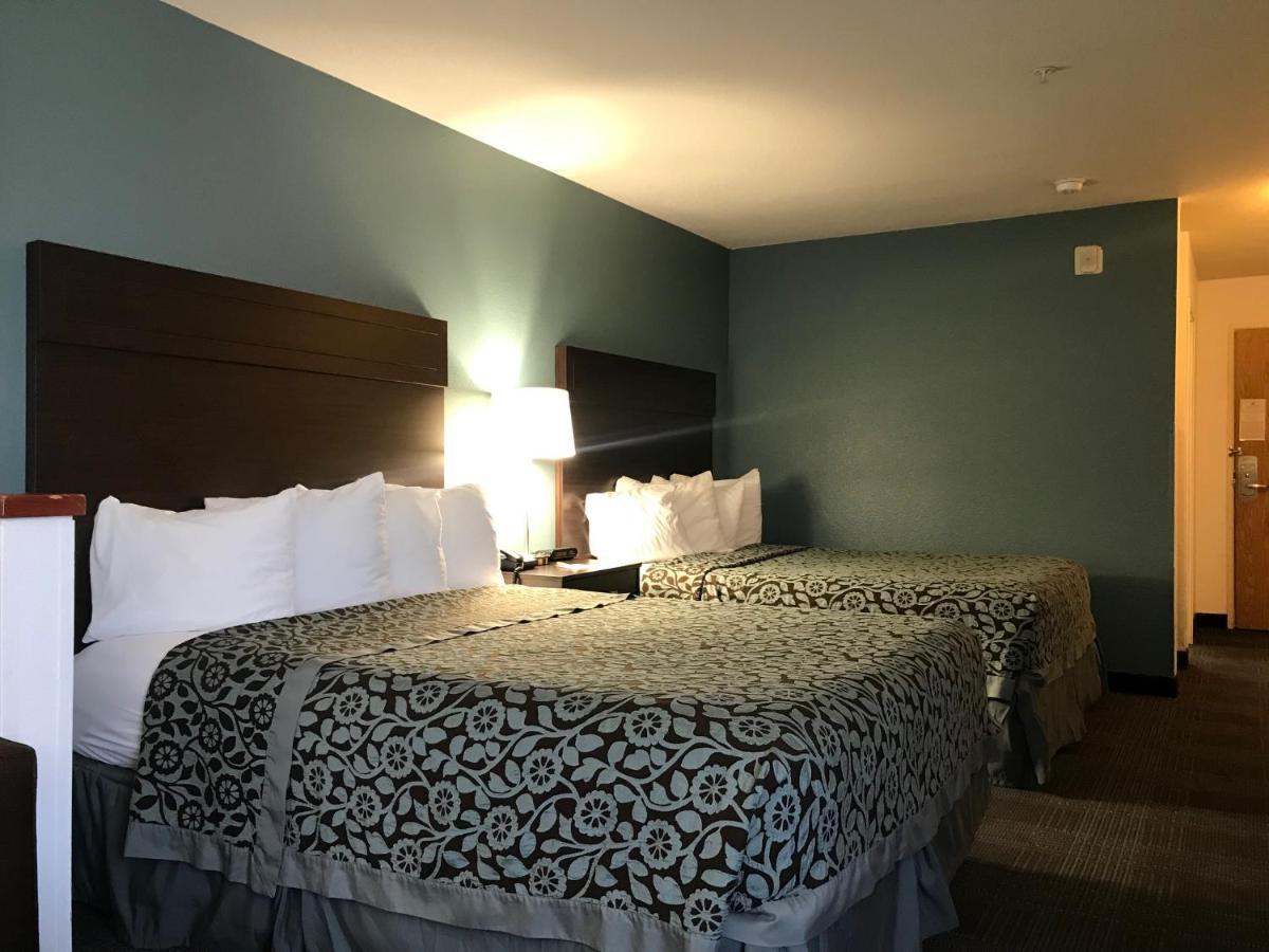 Days & By Wyndham Hotel