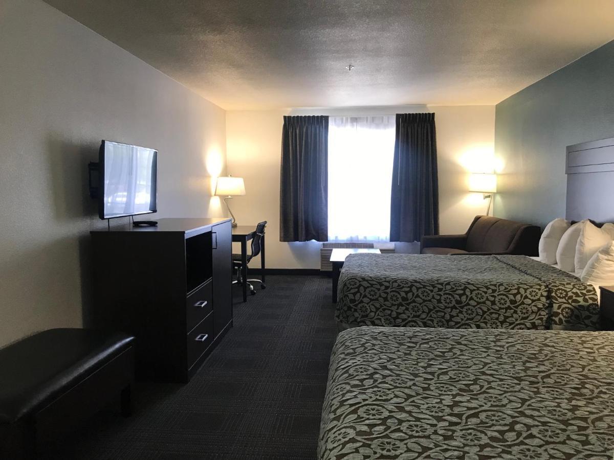 Days & By Wyndham Hotel 2*
