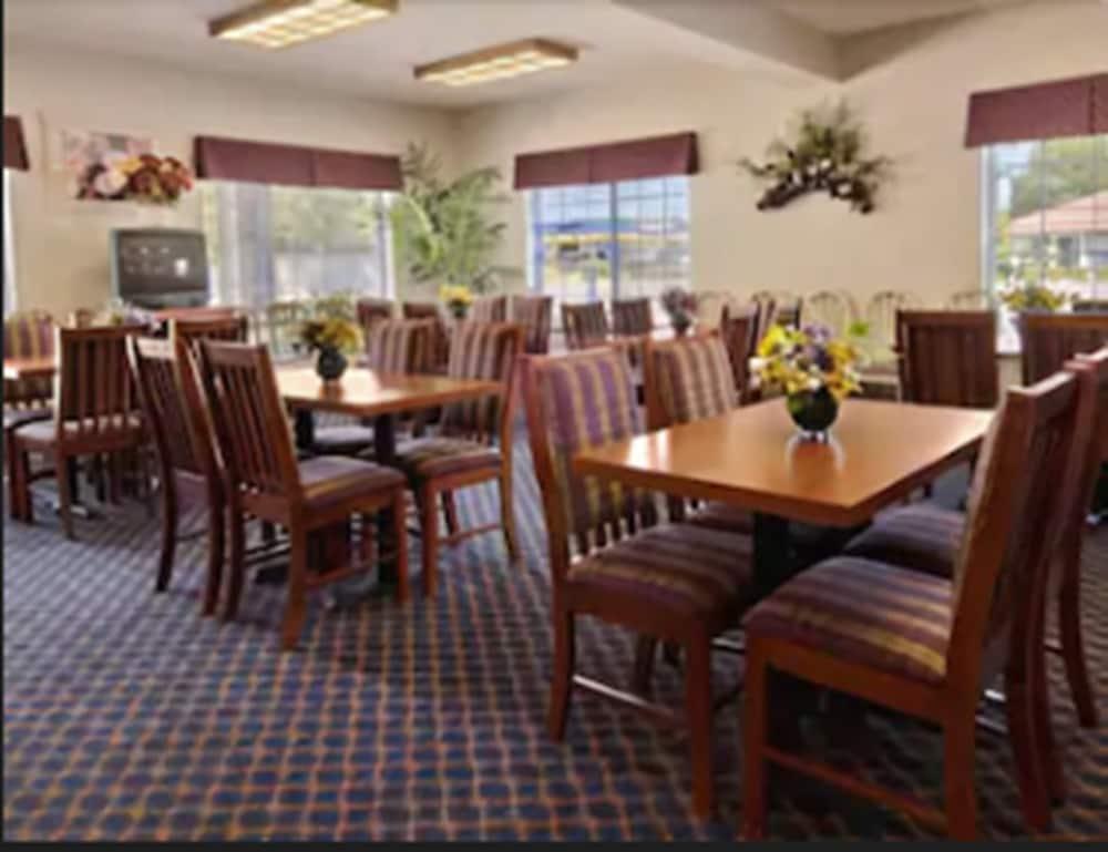 Hotel Days & By Wyndham Gresham