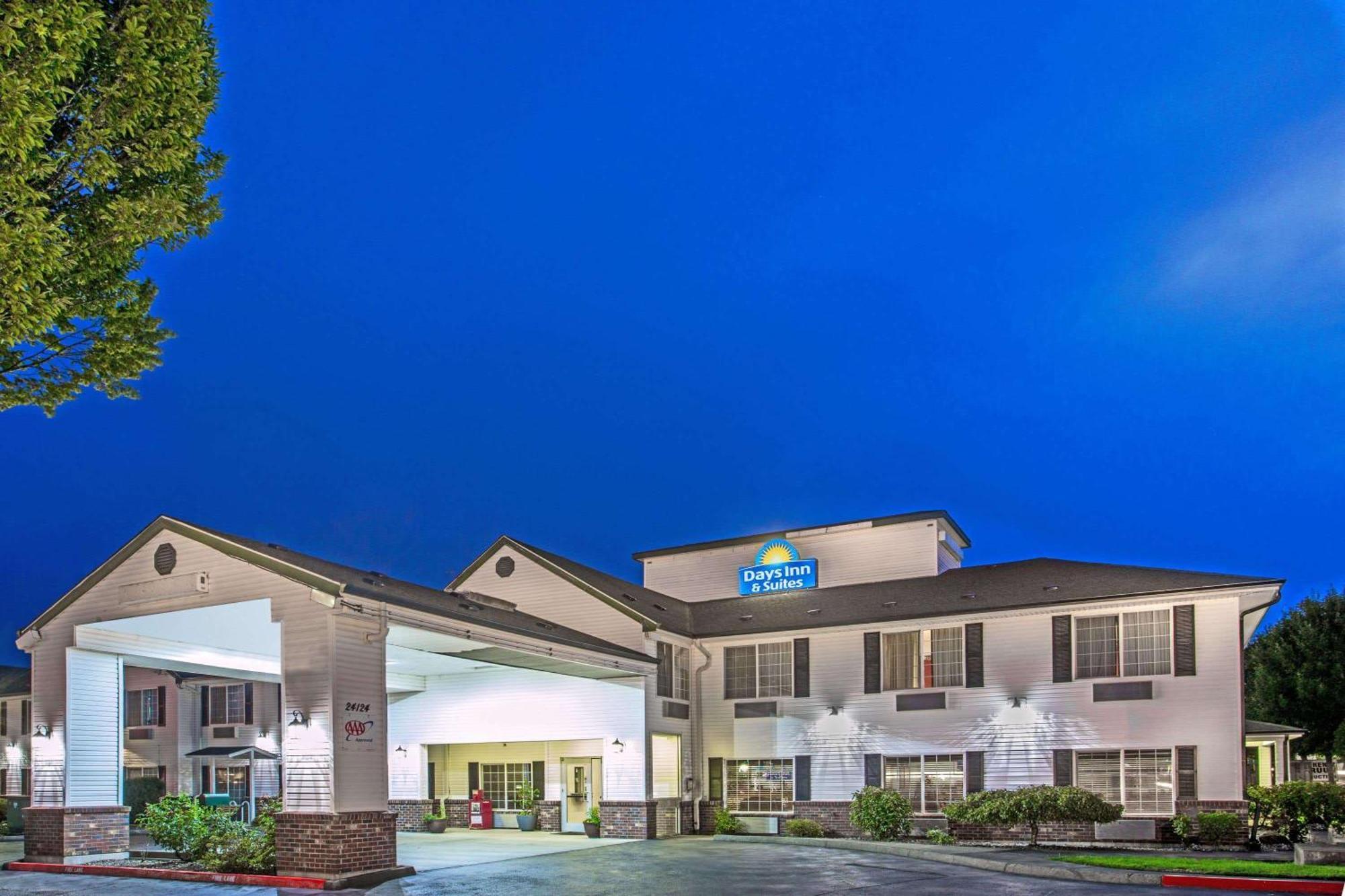Days & By Wyndham Gresham