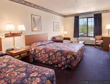 Days & By Wyndham Gresham